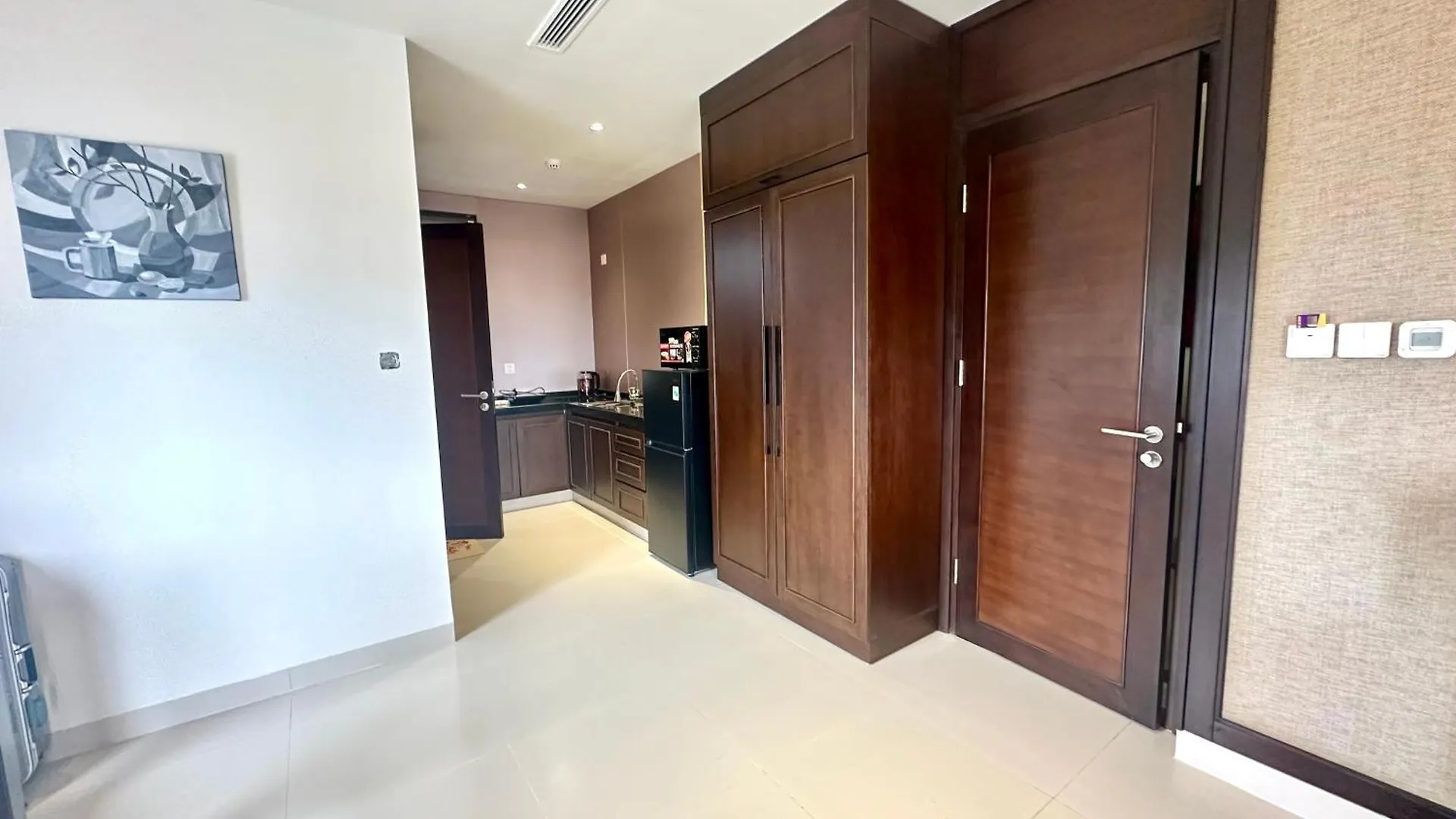 Royle Apartment - Can Ho Sang Trong Gan Song Da Nang